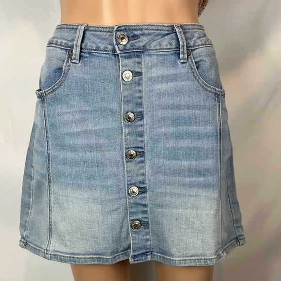 American Eagle Super Stretch Hi-Waist A-Line Mini Skirt, Denim Light Wash |12 - Picture 8 of 11
